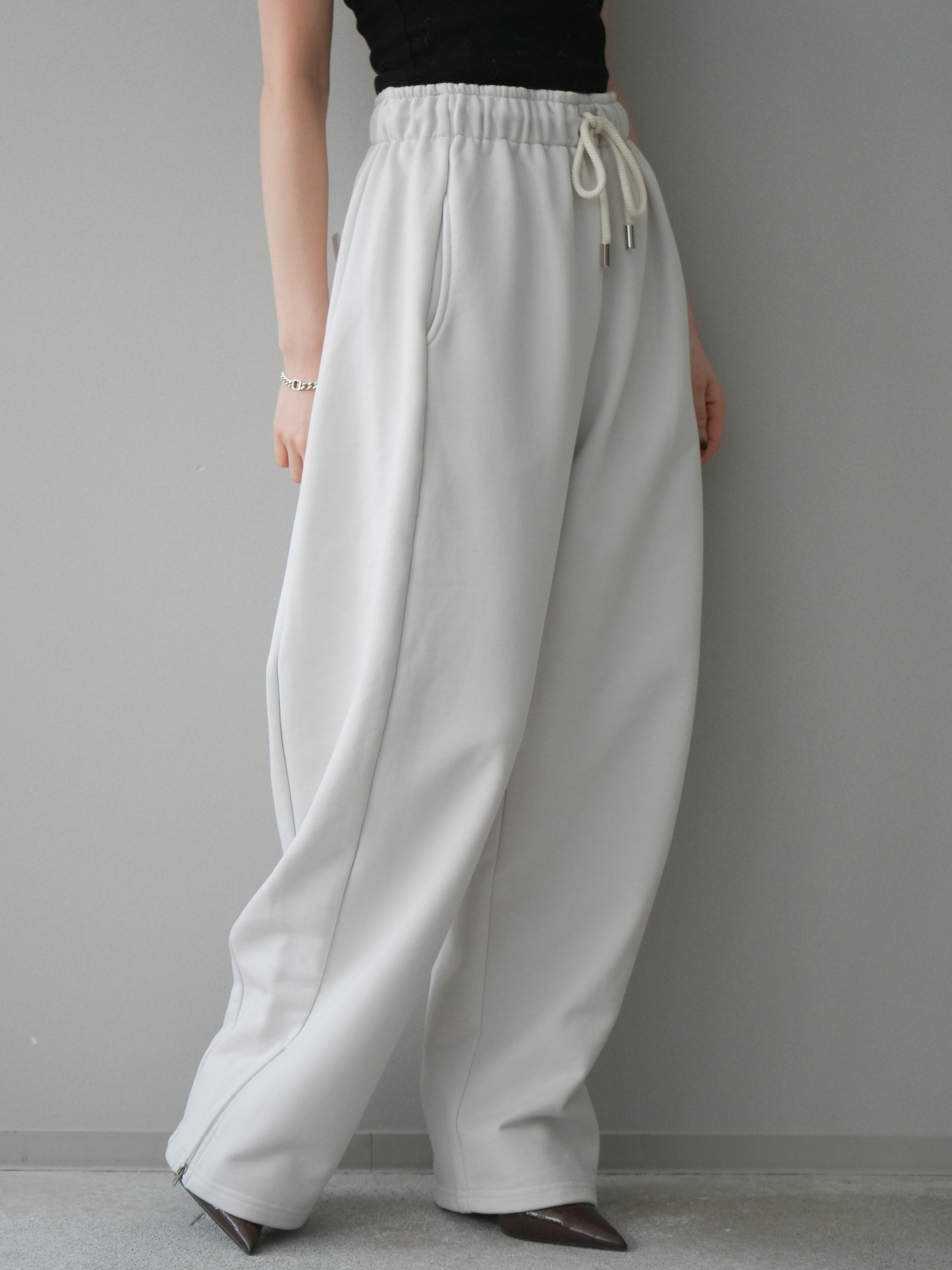 予約]裾ZIPスエットワイドパンツ/ivory – Lumier
