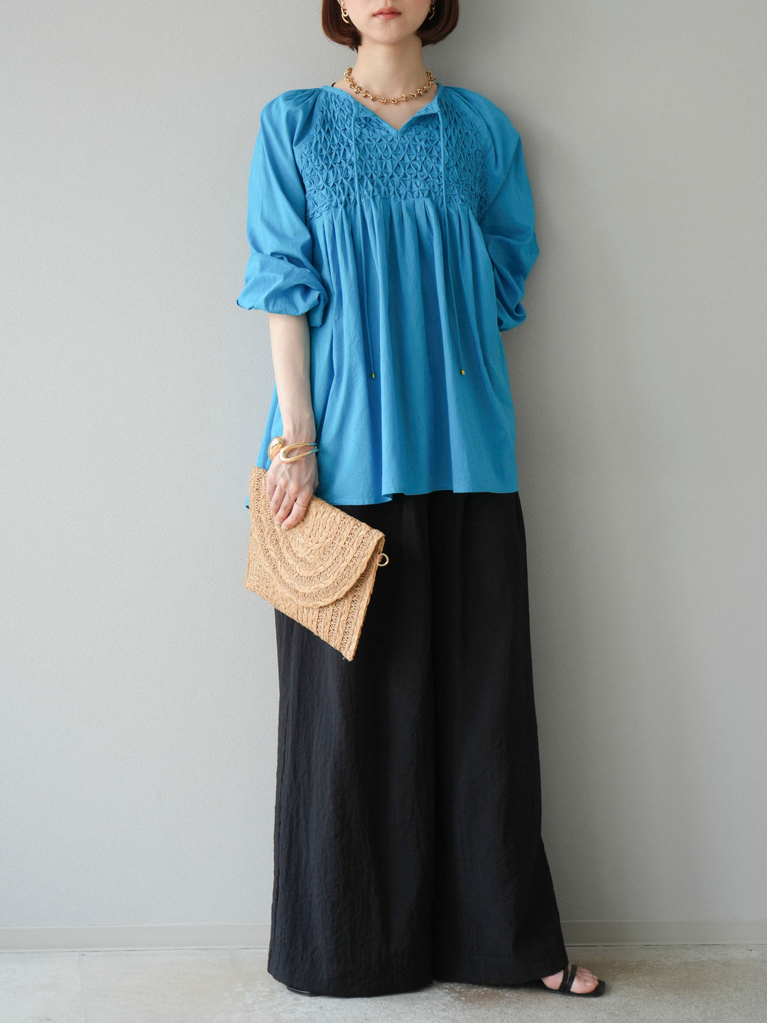 [予約]インド製キャンブリックボイル スモッキングブラウス/ブルー