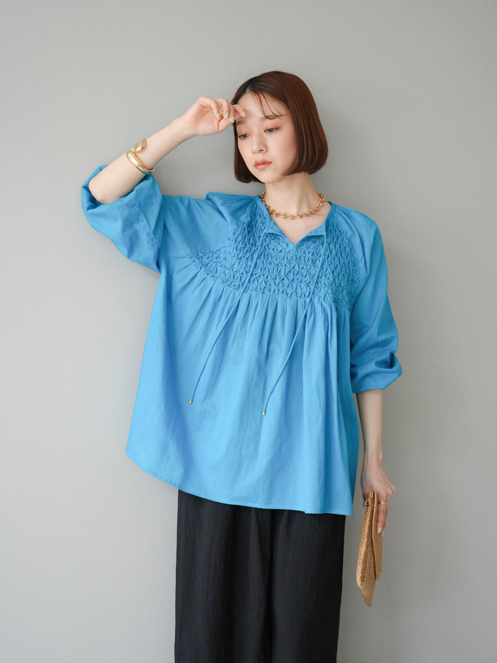 [予約]インド製キャンブリックボイル スモッキングブラウス/ブルー