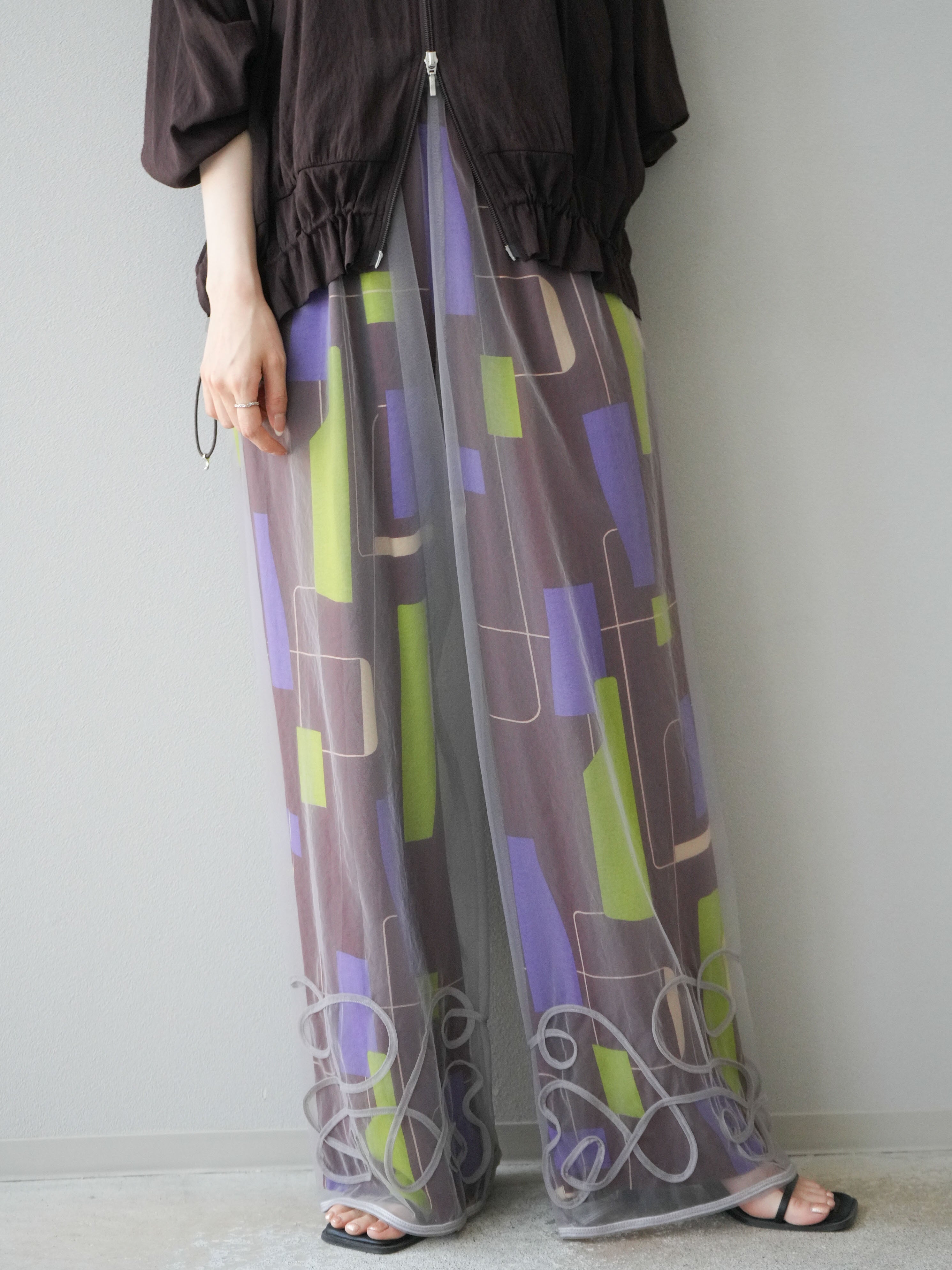 予約]コード刺繍チュールレイヤードパンツ/グレー – Lumier