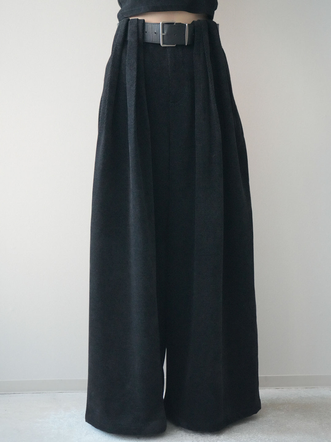 [予約]ベルトデザインループコールテンワイドパンツ(ベルト付き)/black