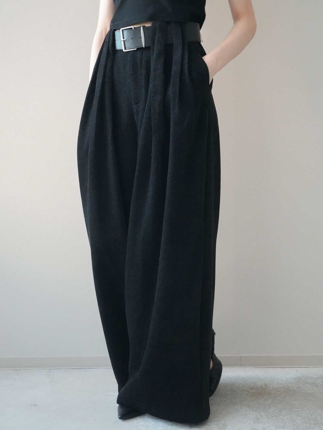 [予約]ベルトデザインループコールテンワイドパンツ(ベルト付き)/black