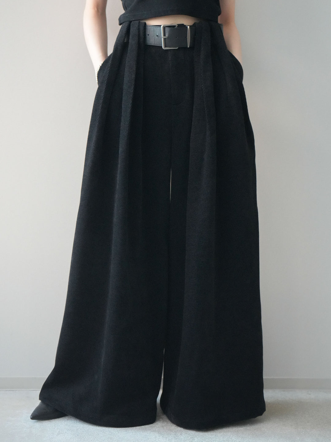 [予約]ベルトデザインループコールテンワイドパンツ(ベルト付き)/black