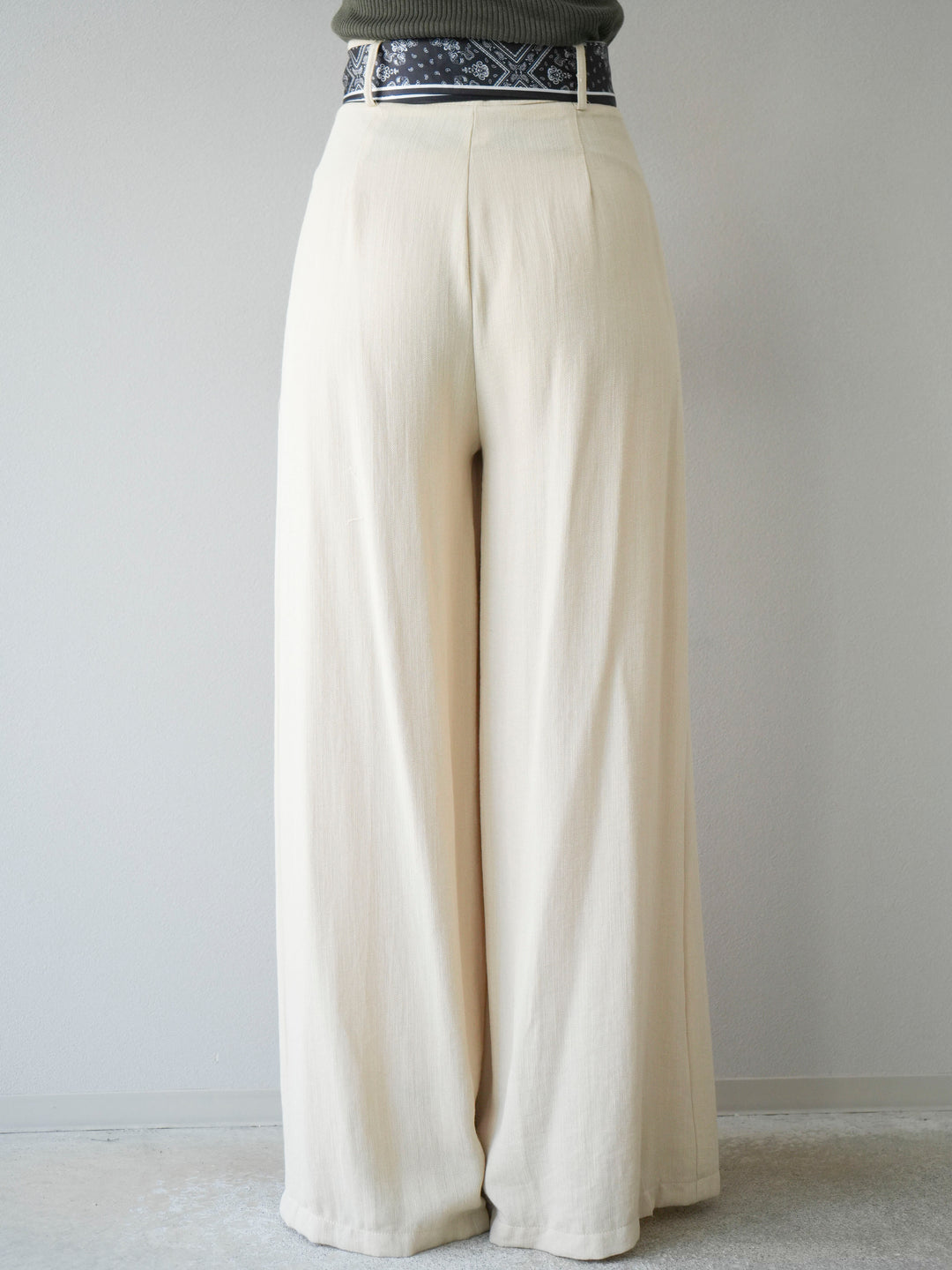 [予約]スカーフベルト付3タックワイドパンツ/ベージュ