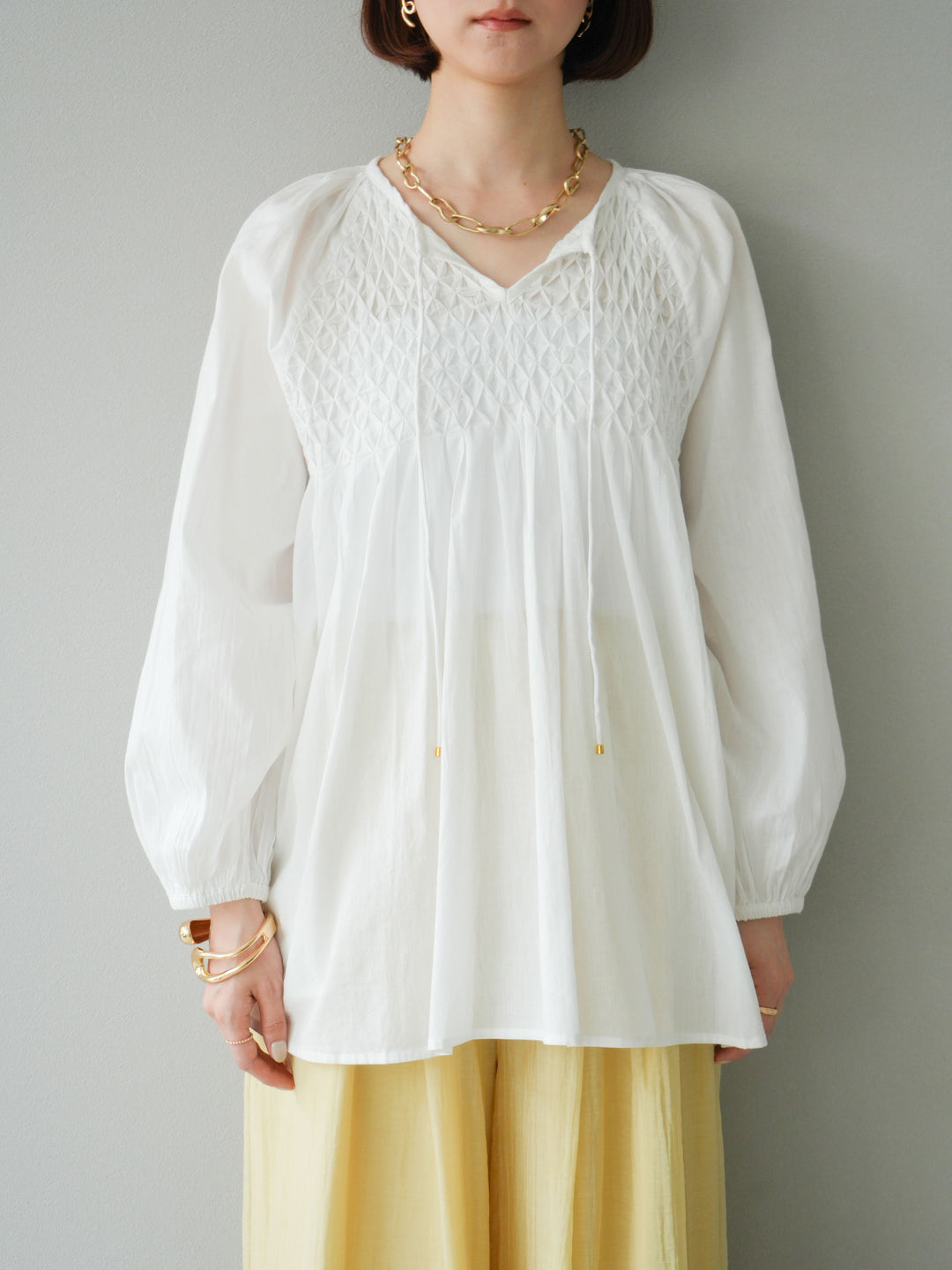 [予約]インド製キャンブリックボイル スモッキングブラウス/オフ