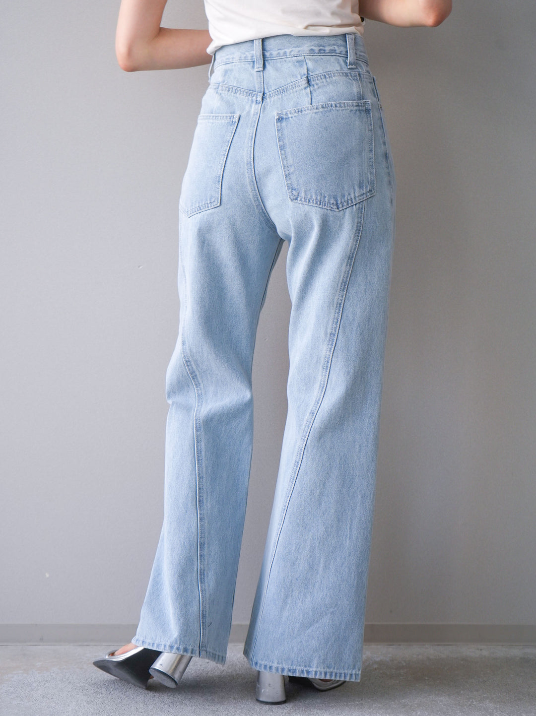 [予約]サイドラインフレアデニムパンツ/bleach