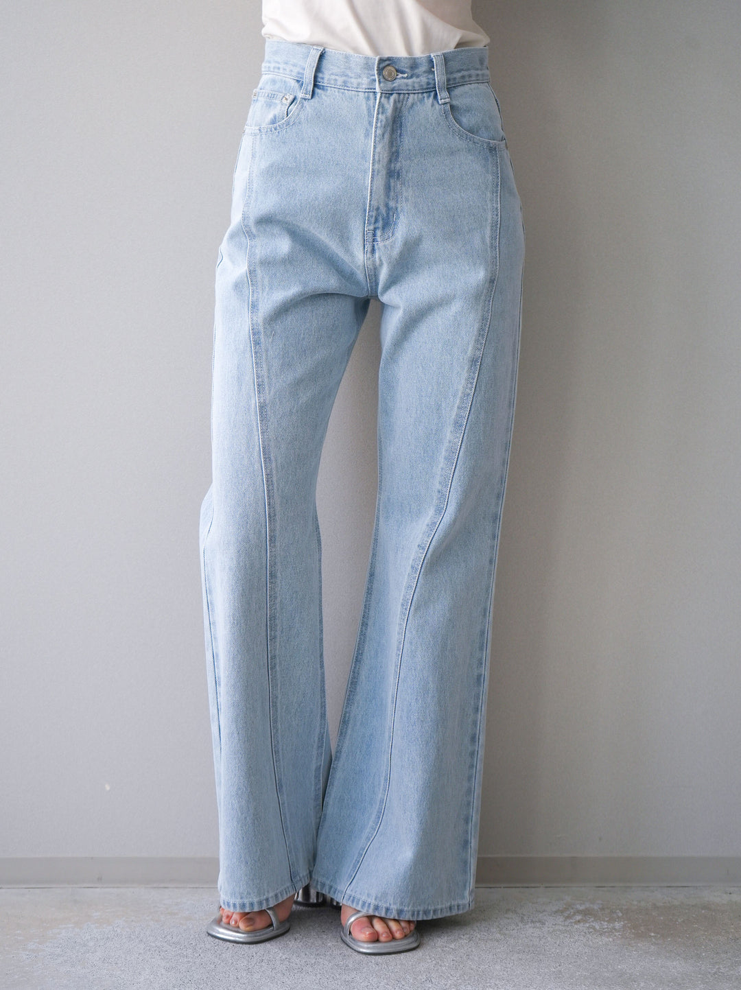 [予約]サイドラインフレアデニムパンツ/bleach