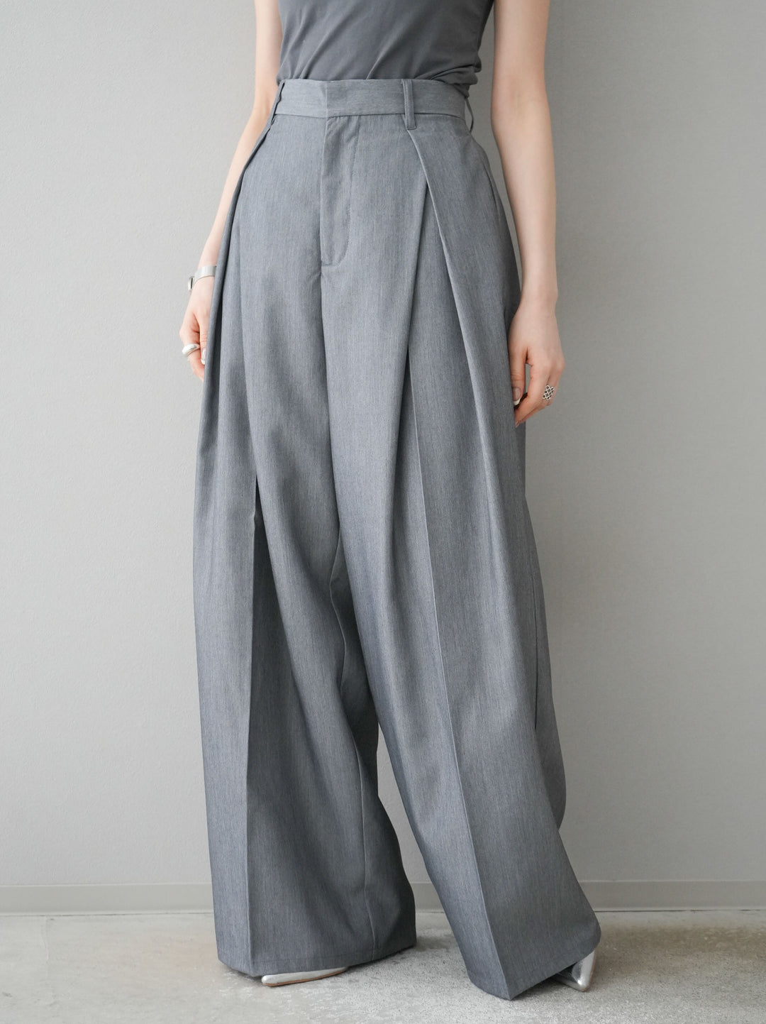 【預購】斜紋設計褶皺寬褲/淺灰