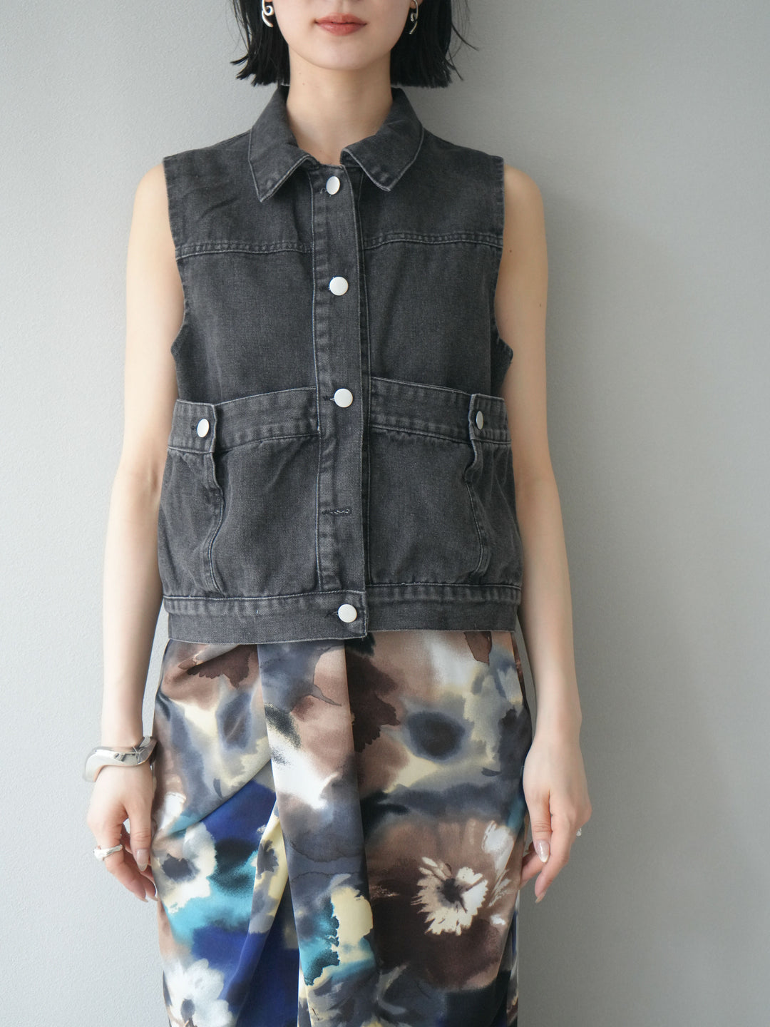 【預購】口袋設計牛仔無袖外套/黑色