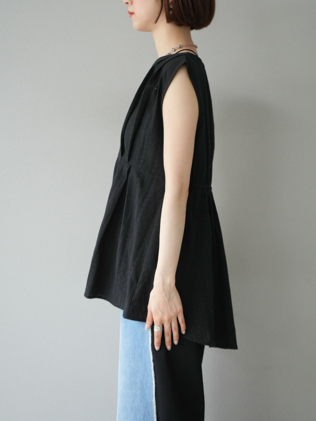 [予約]ドビーストライプタックブラウス/ブラック