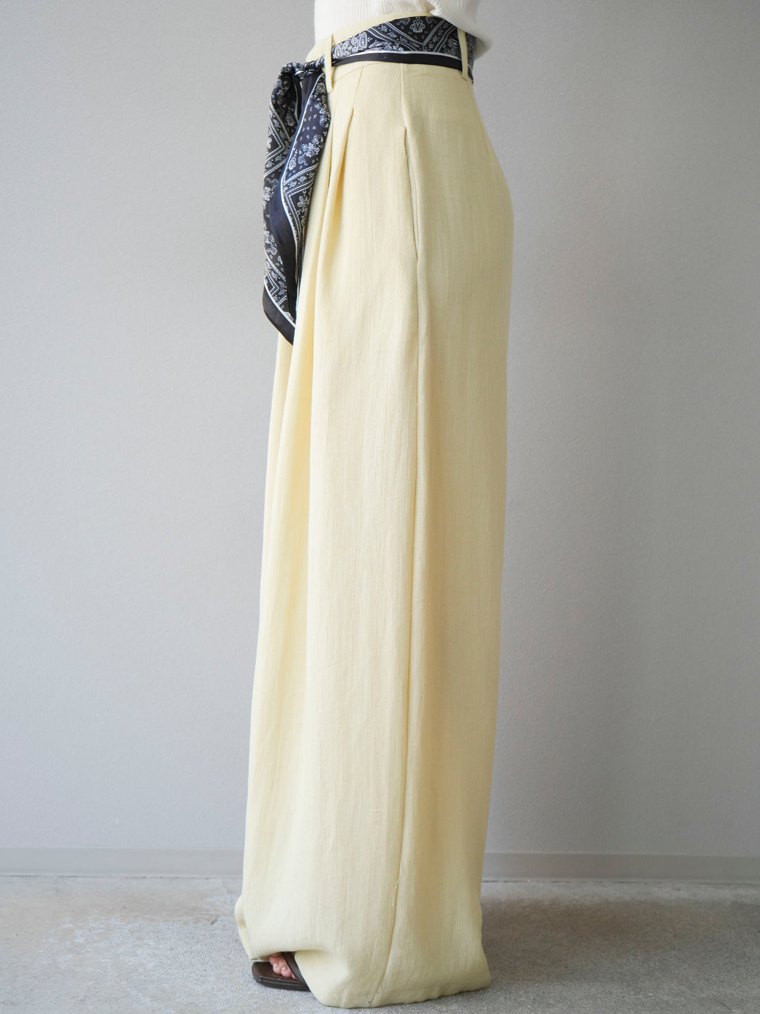 [予約]スカーフベルト付3タックワイドパンツ/イエロー