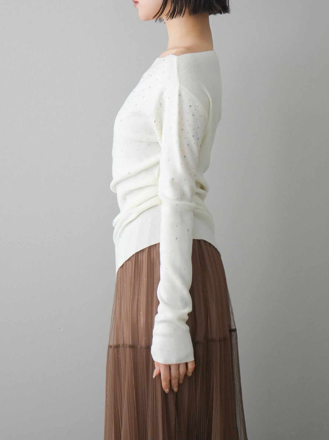 [予約]ラインストーンアシンメトリーニットトップス/ivory