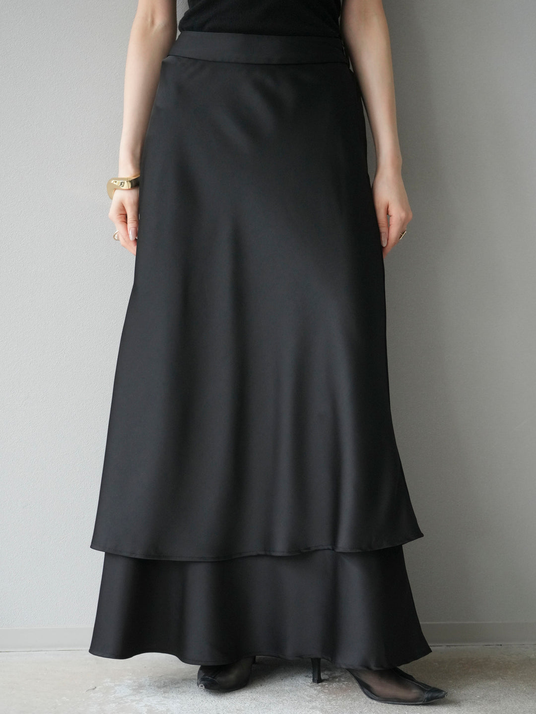 [予約]サテンフリルスカート/ブラック