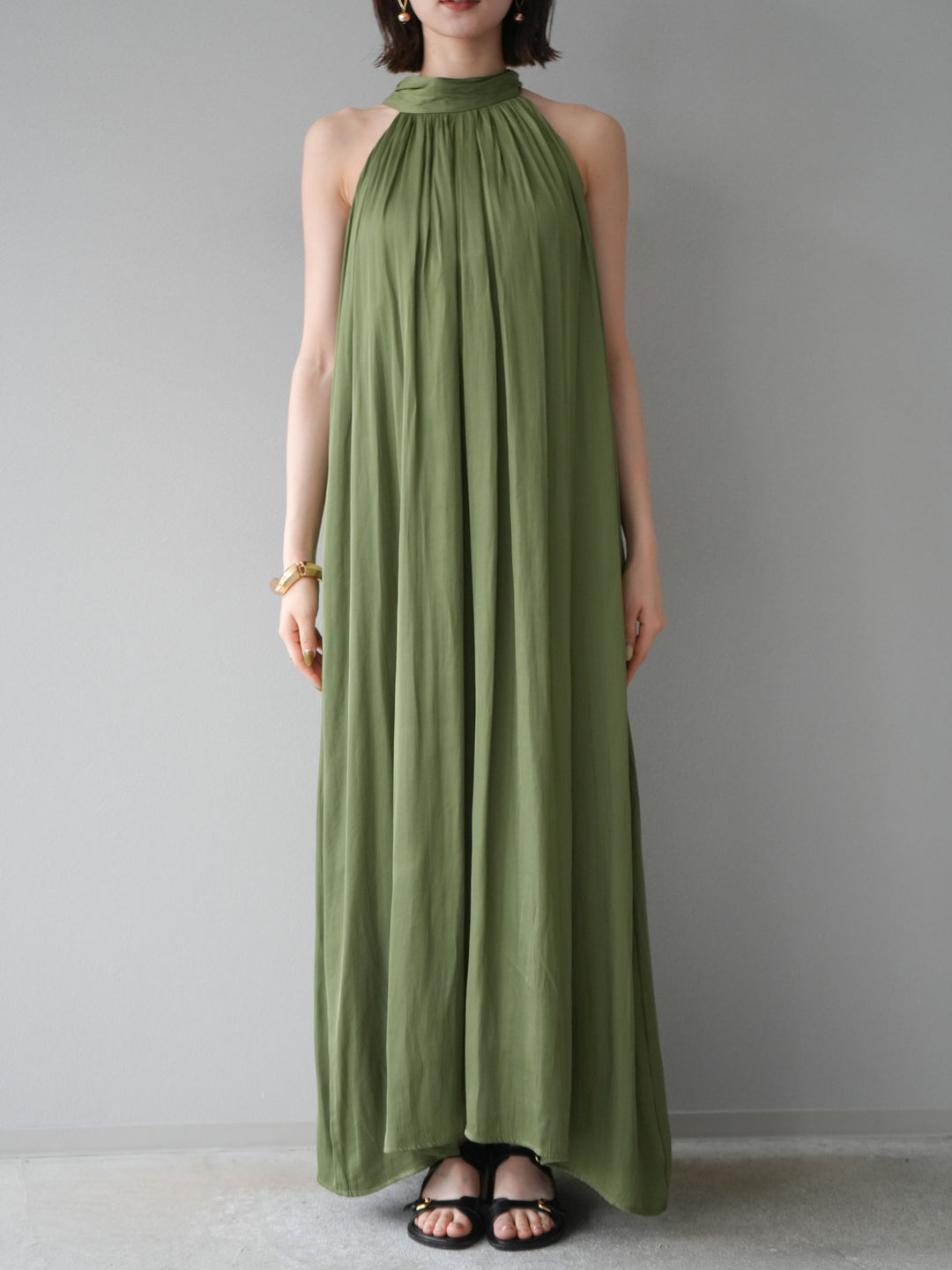 [予約]シャイニーホルターワンピース/グリーン