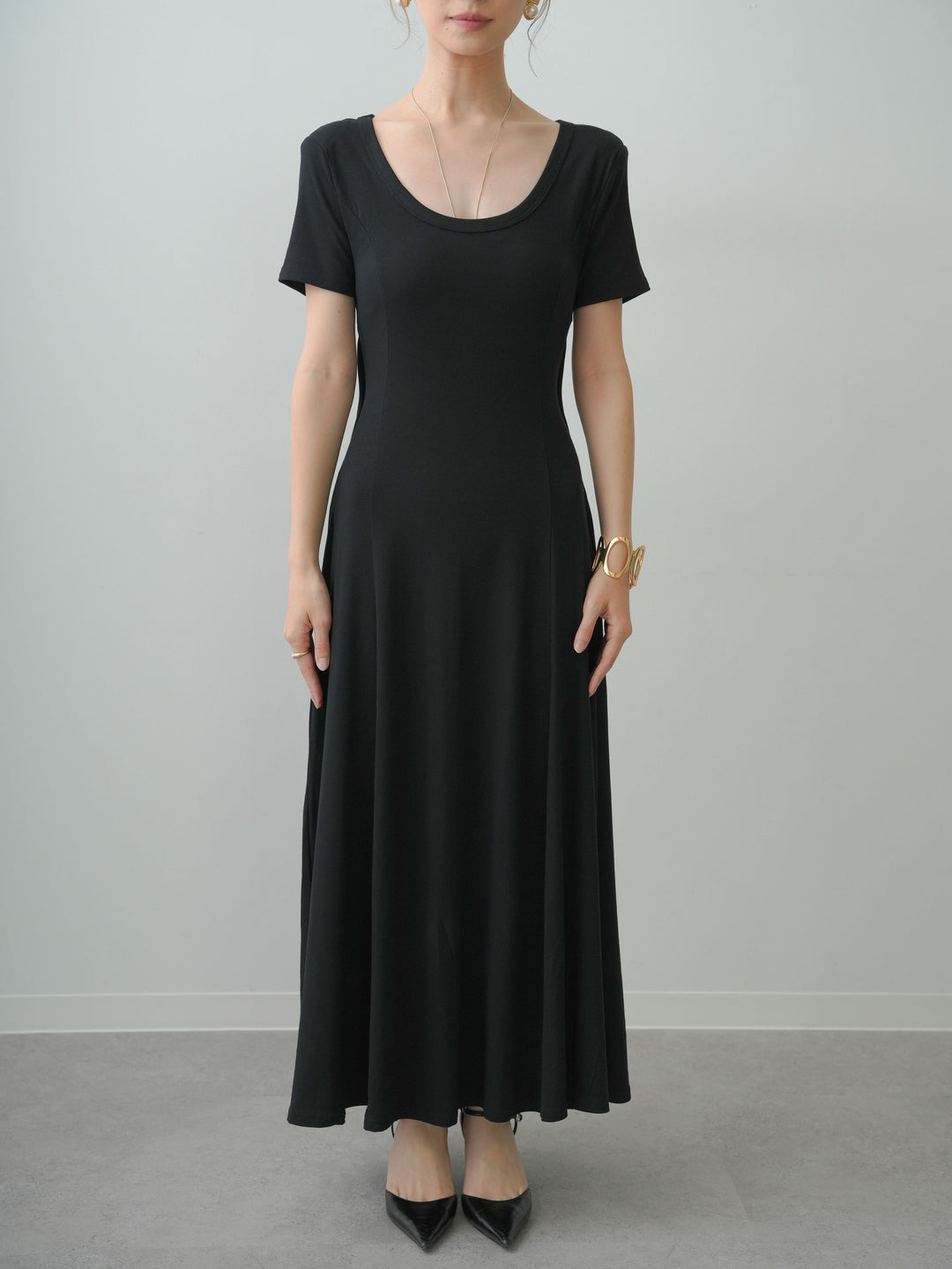 [予約]バックオープンフレアカットワンピース/black