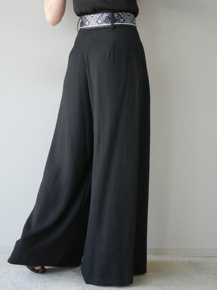 [予約]スカーフベルト付3タックワイドパンツ/ブラック