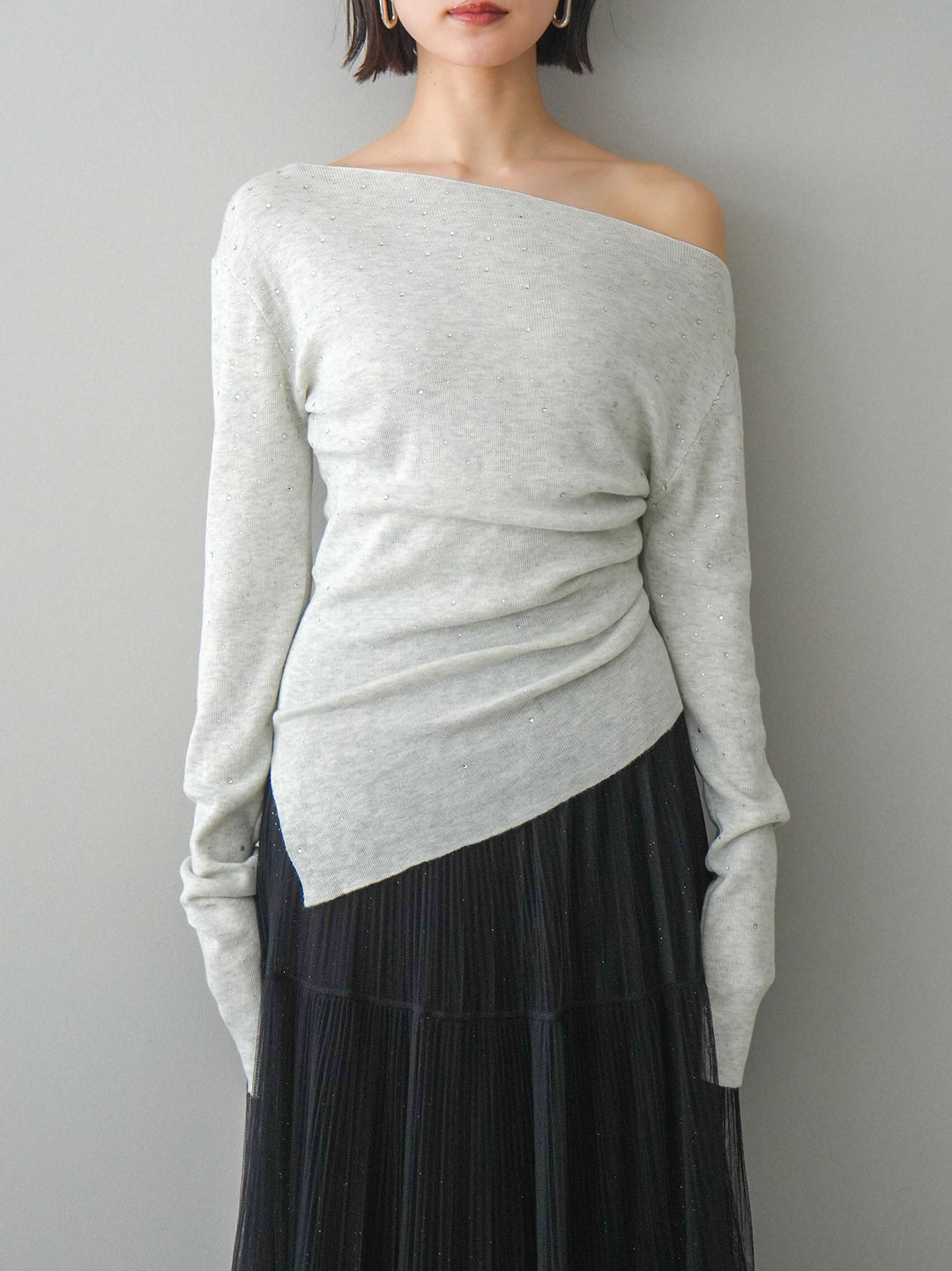 [予約]ラインストーンアシンメトリーニットトップス/gray