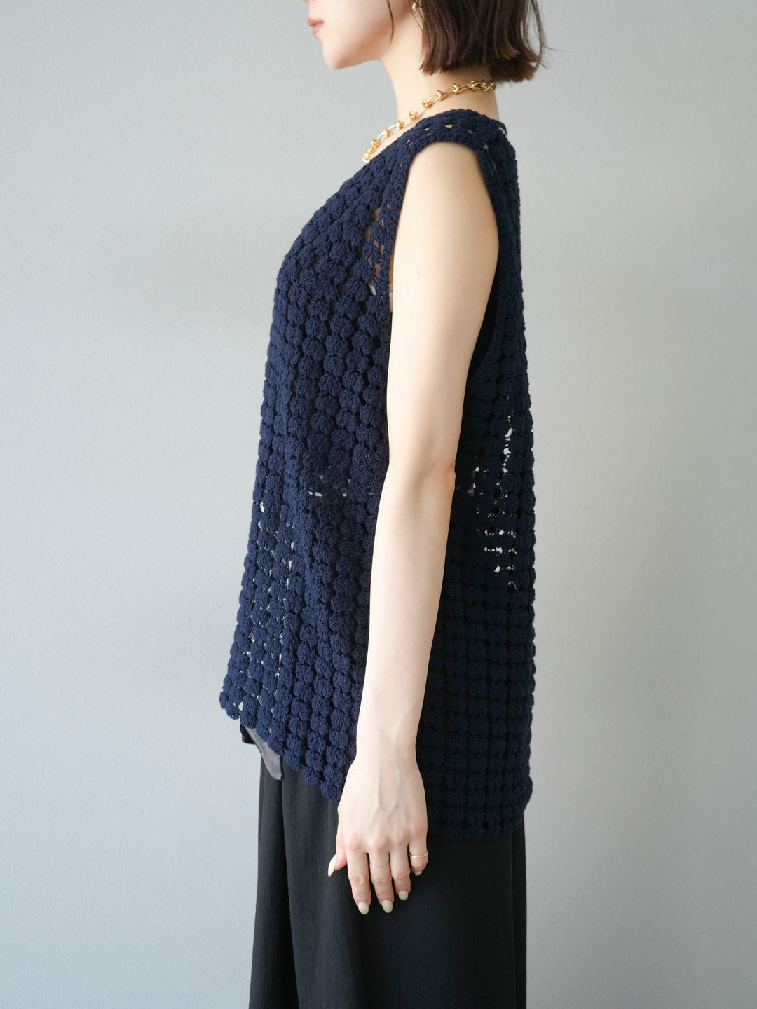 [予約]レースアップクロシェ編みニットベスト/ネイビー