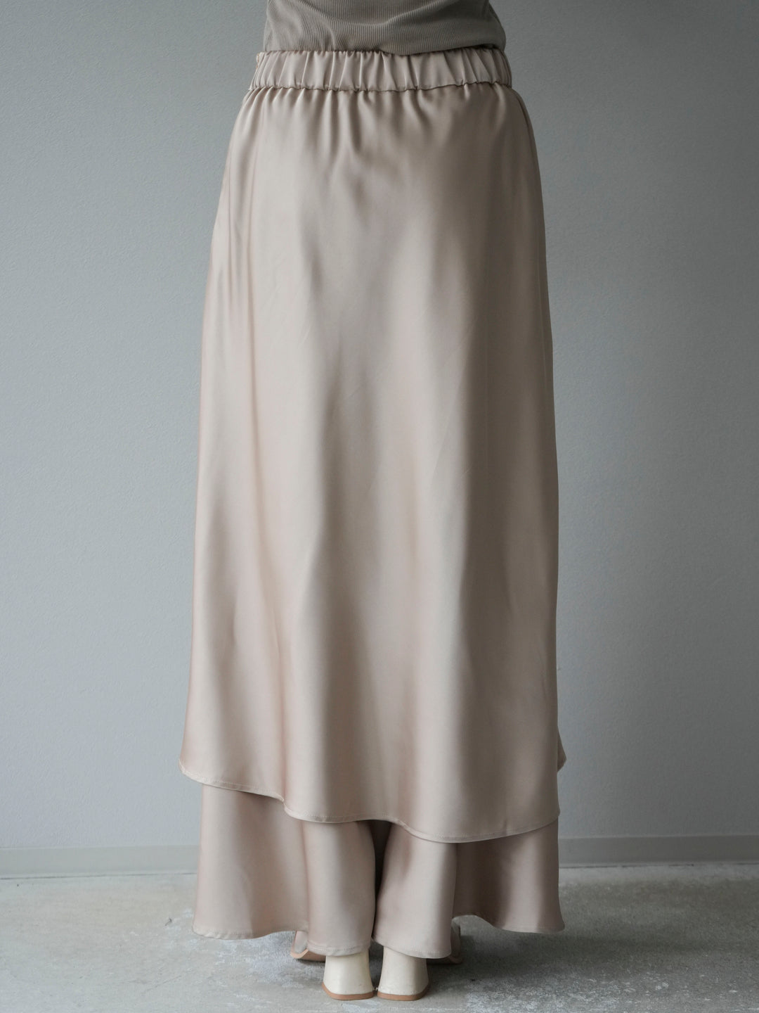 [予約]サテンフリルスカート/ベージュ