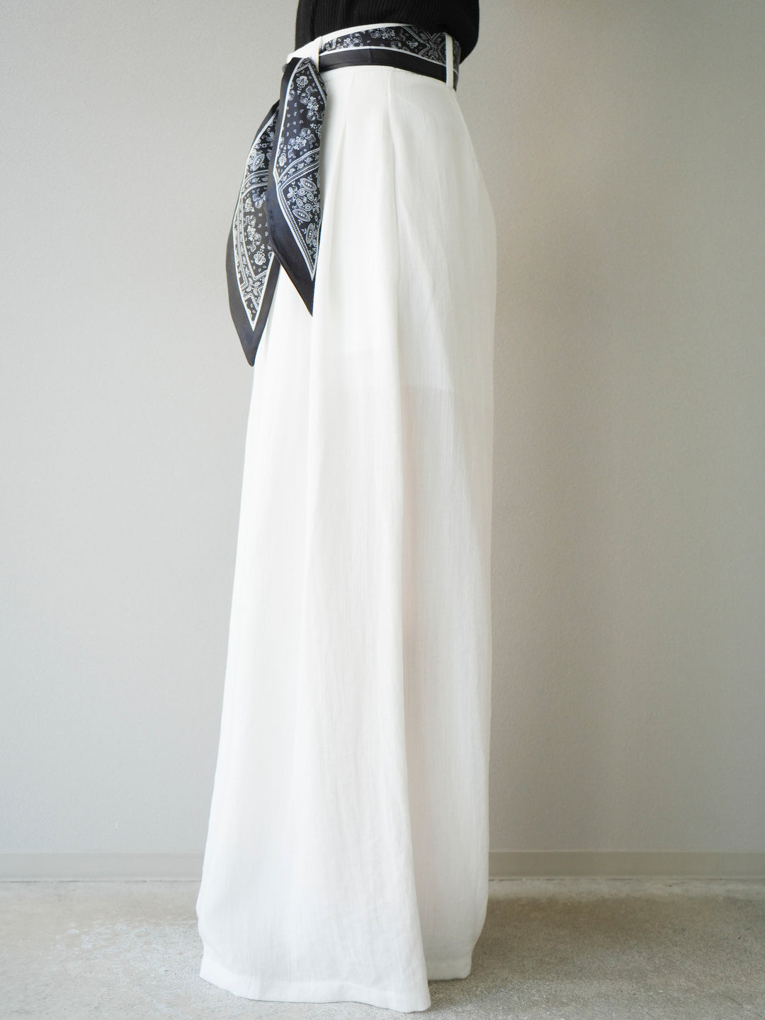 [予約]スカーフベルト付3タックワイドパンツ/オフ