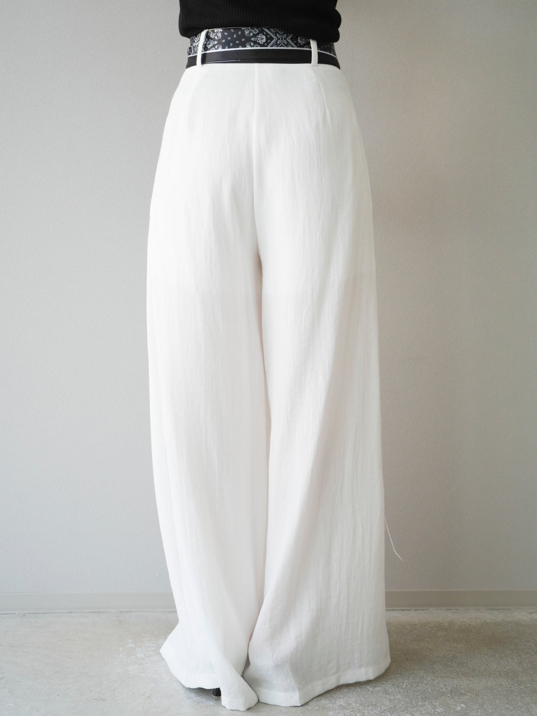 [予約]スカーフベルト付3タックワイドパンツ/オフ