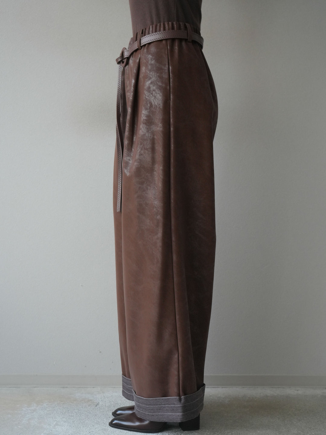 [予約]ベルト付折り返しレザーパンツ/brown