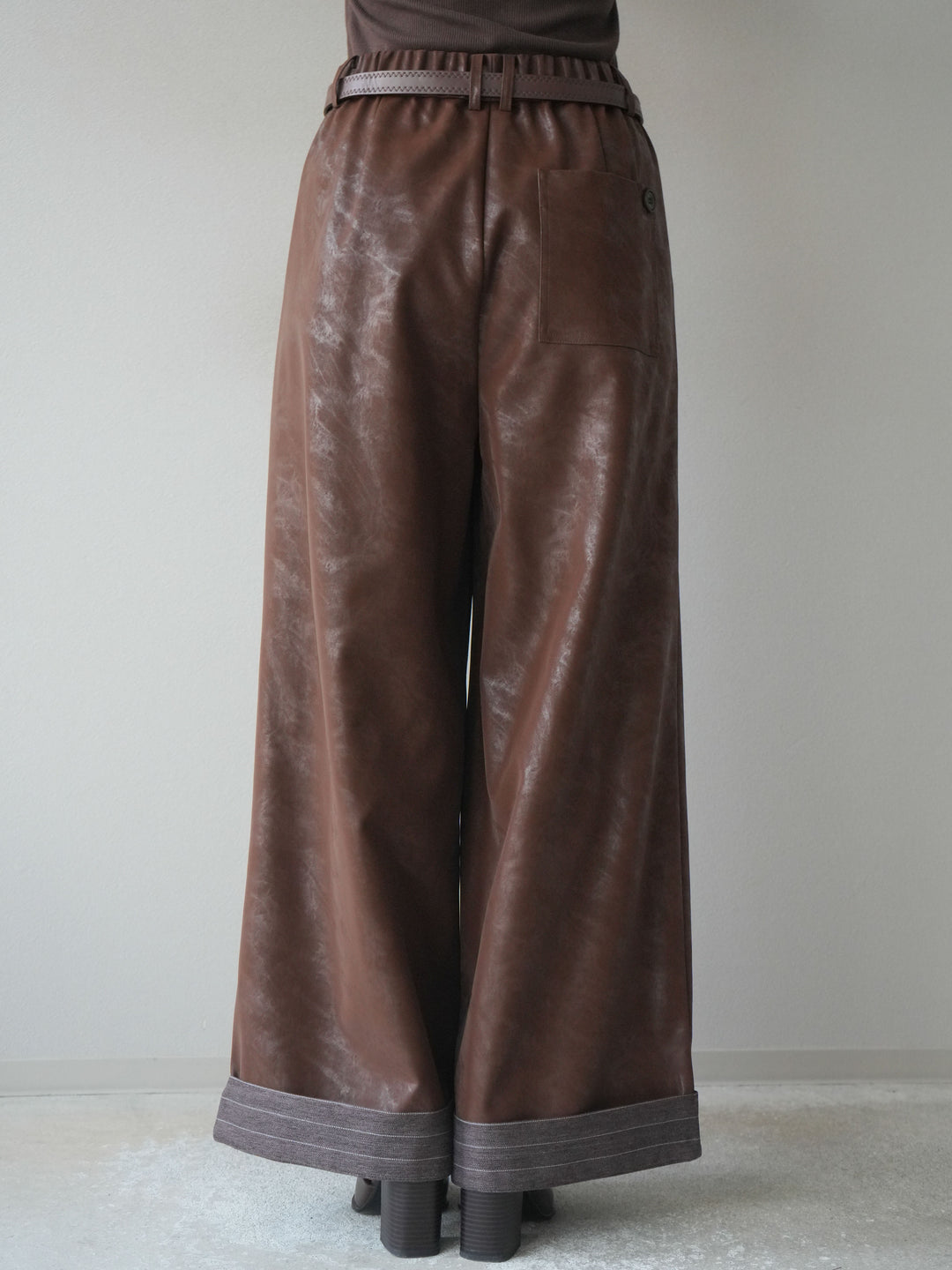 [予約]ベルト付折り返しレザーパンツ/brown