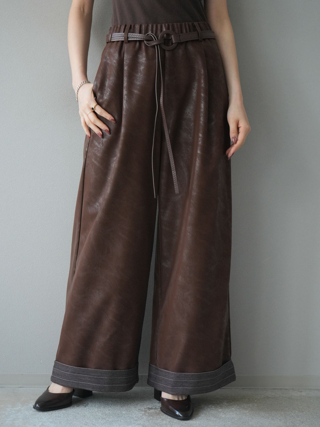 [予約]ベルト付折り返しレザーパンツ/brown
