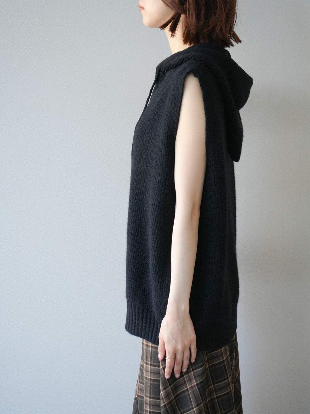 [予約]ノースリーブニットパーカー/ブラック