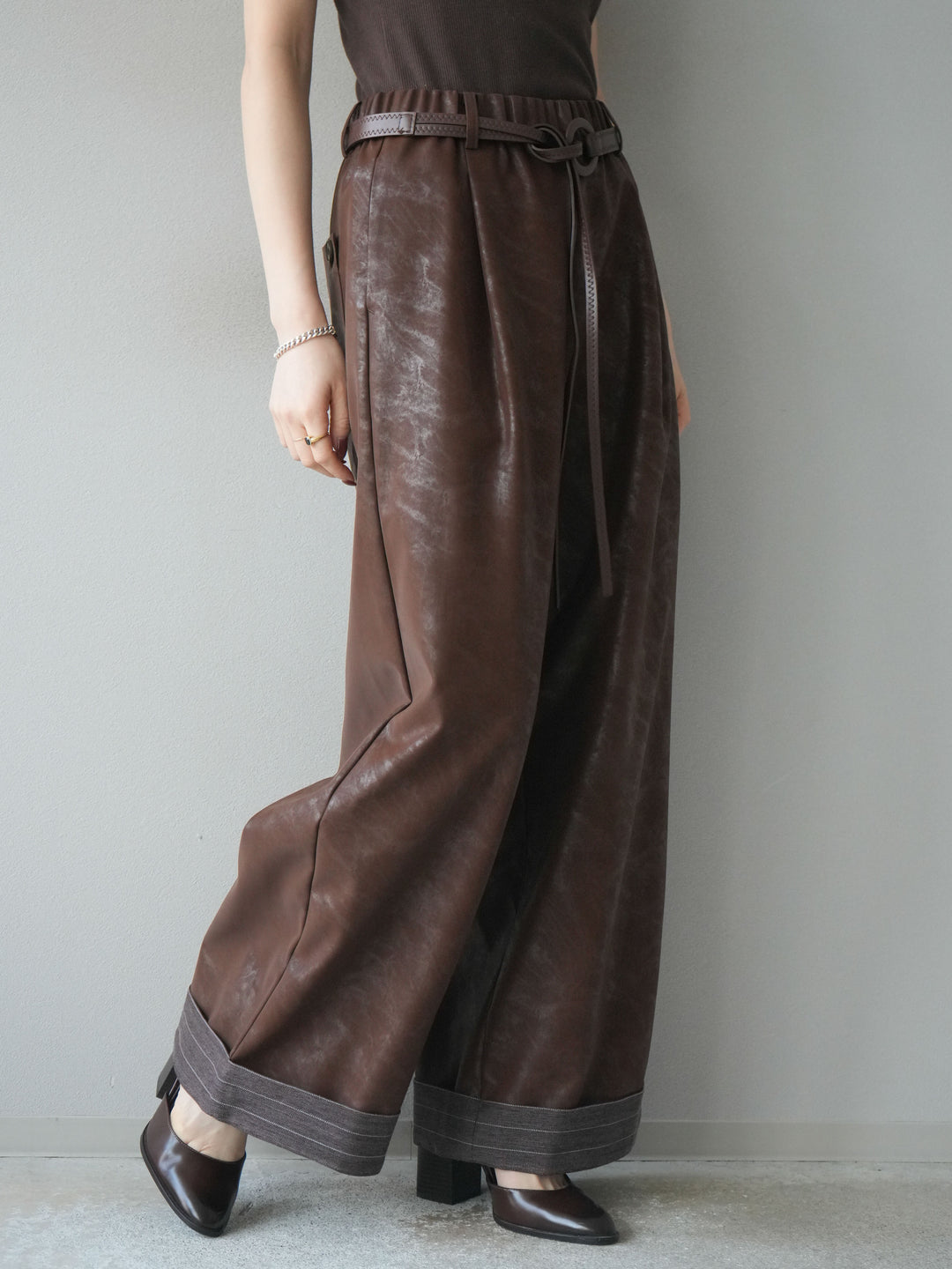 [予約]ベルト付折り返しレザーパンツ/brown