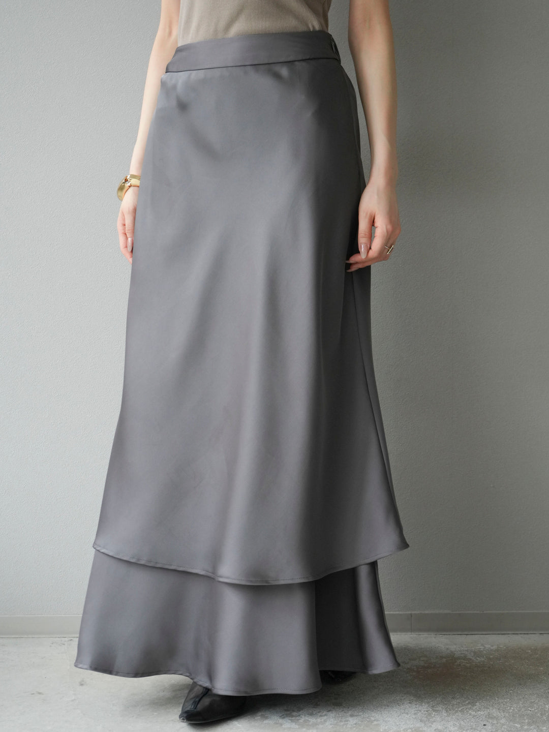 [予約]サテンフリルスカート/グレー