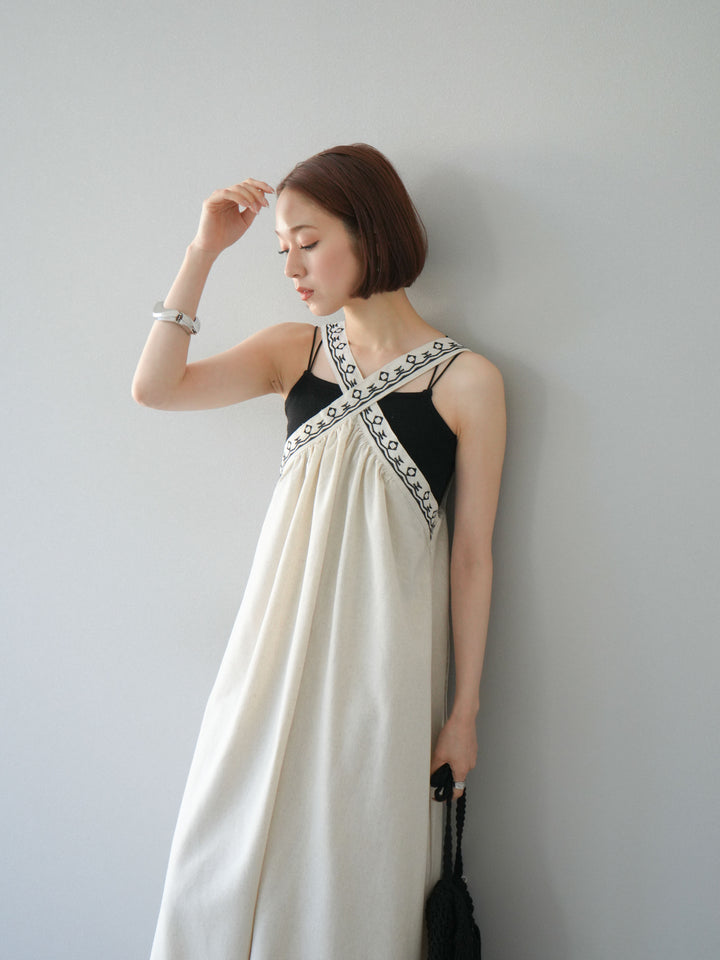 [予約]リネンライク刺繍デザインワンピース/オートミール