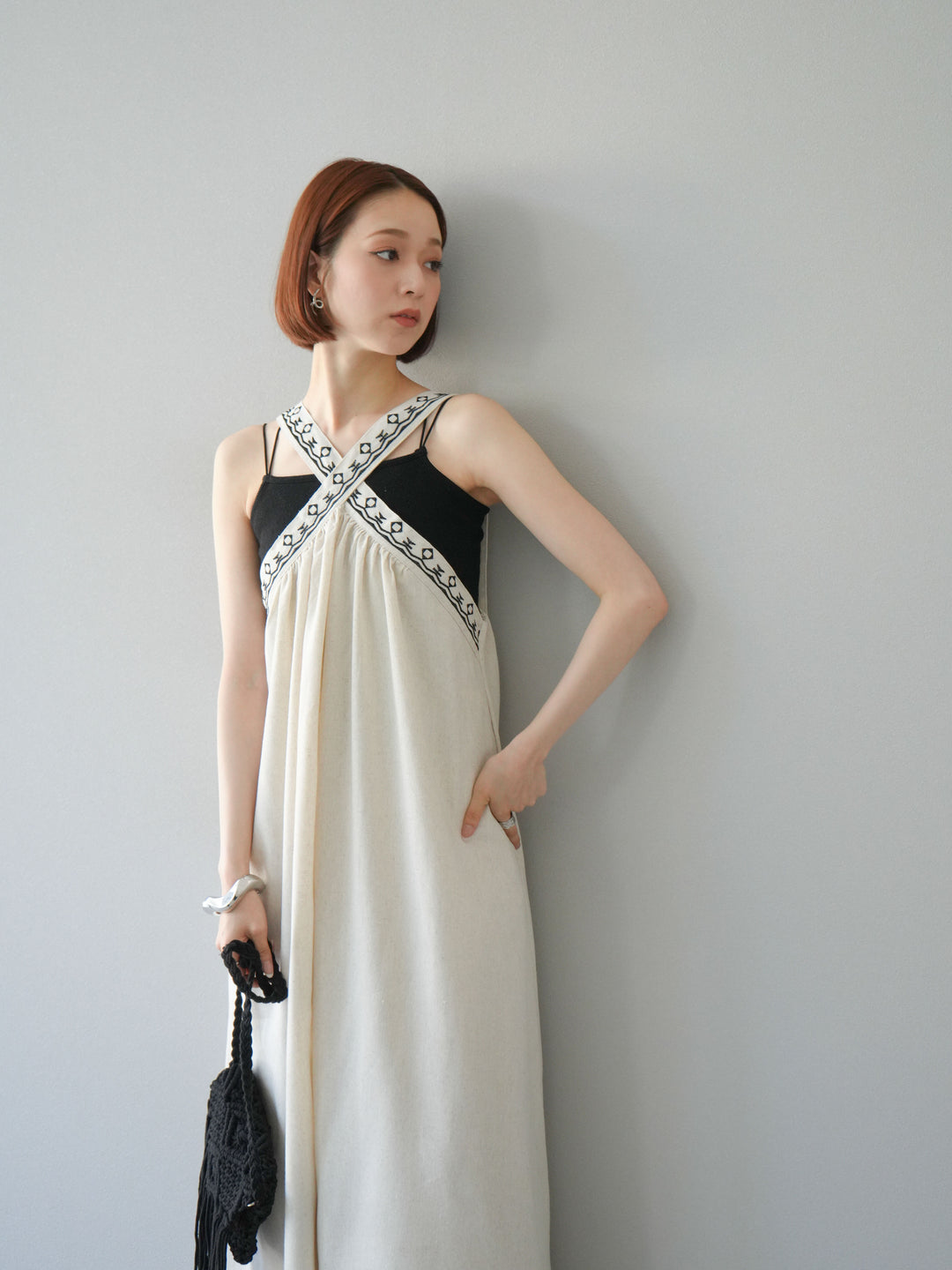 [予約]リネンライク刺繍デザインワンピース/オートミール