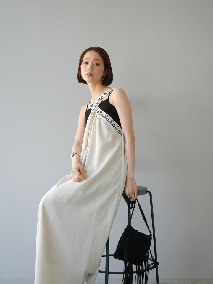 [予約]リネンライク刺繍デザインワンピース/オートミール