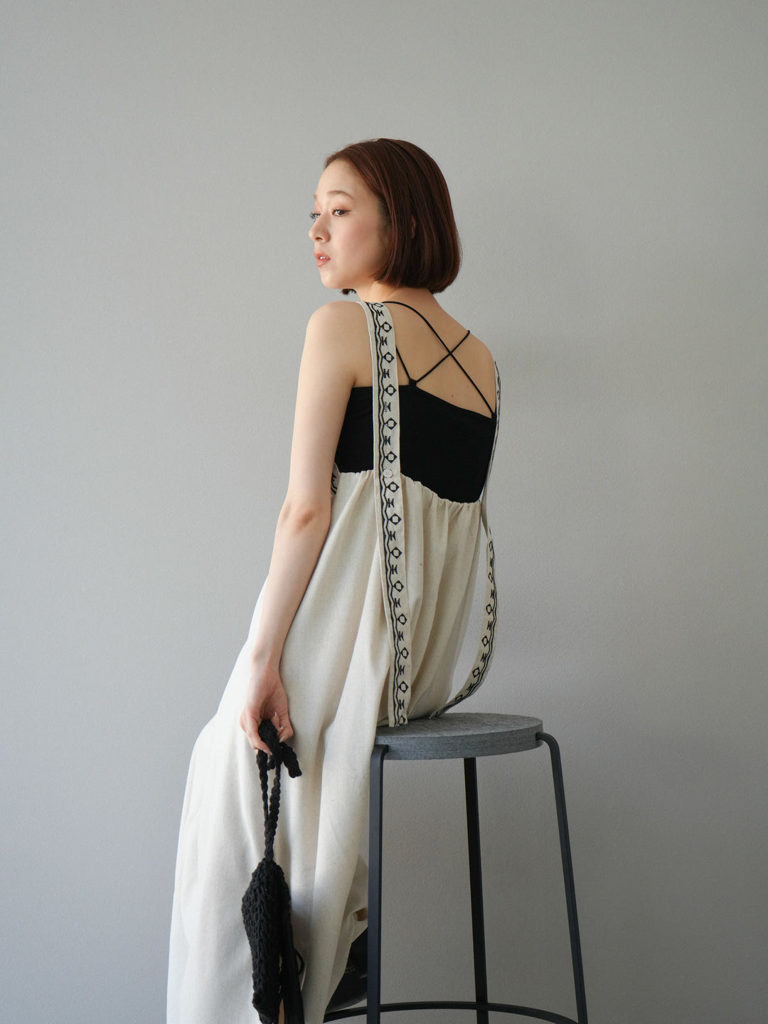 [予約]リネンライク刺繍デザインワンピース/オートミール