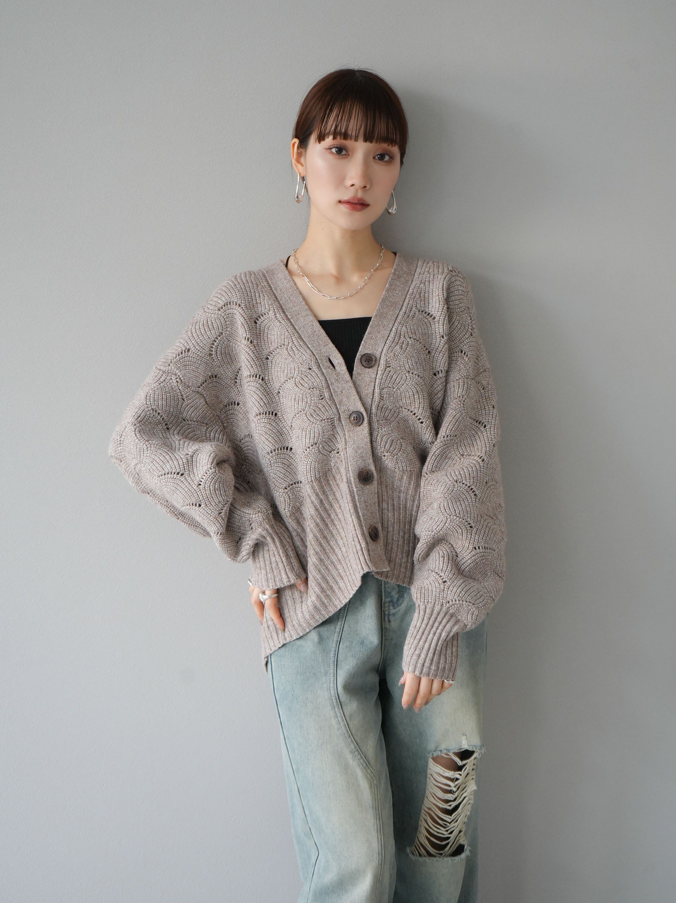 せりー様 カーディガン グレージュ 予約]ウェーブ編みVネックニットカーディガン/グレージュ – Lumier