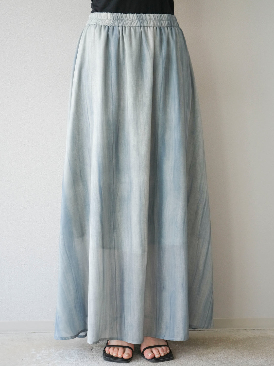 [SET] 細膩花紋V領襯衫＆喇叭裙（2套）