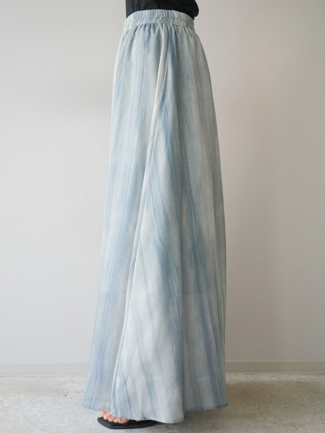 [SET] 細膩花紋V領襯衫＆喇叭裙（2套）