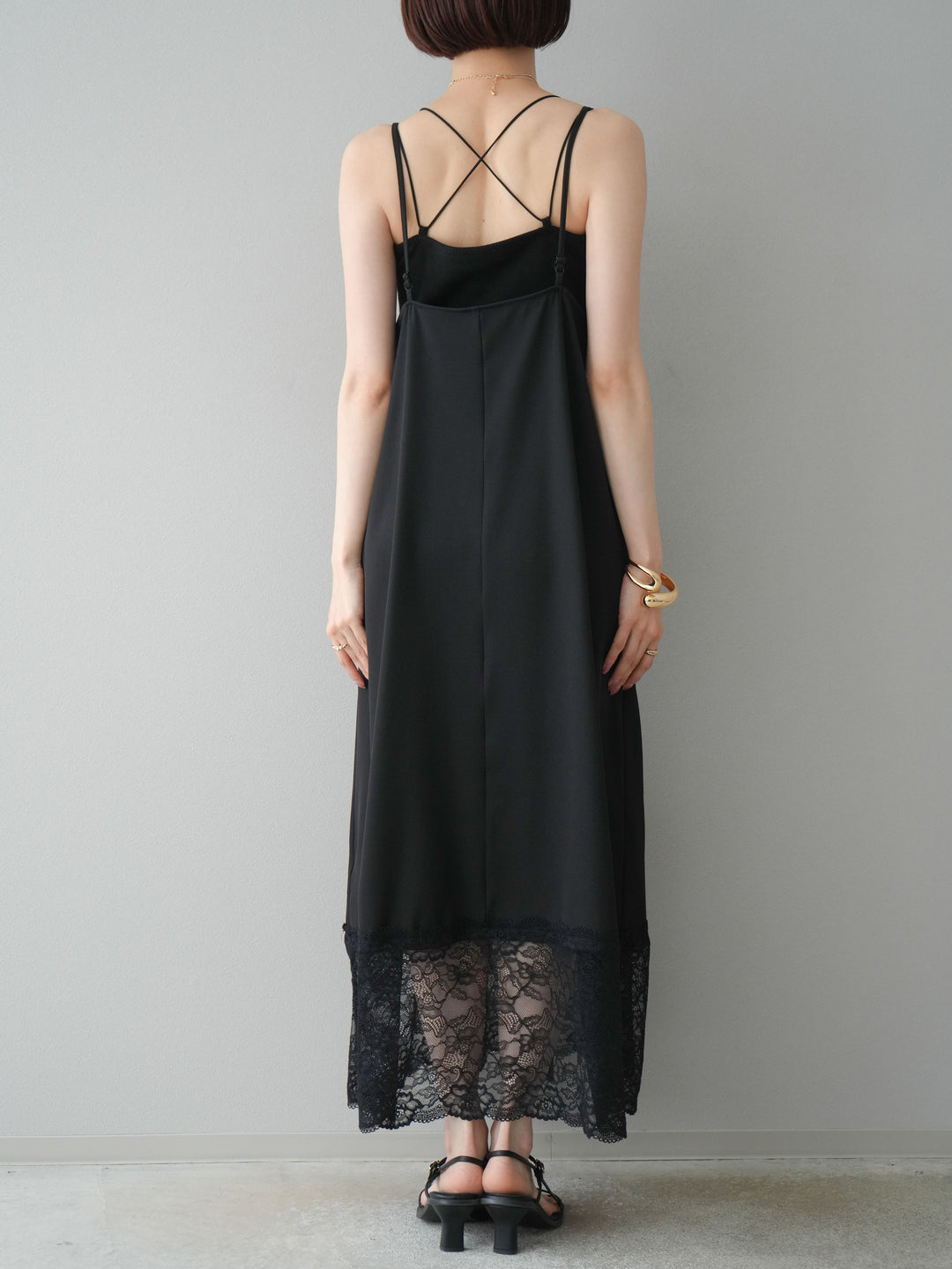 【預購】蕾絲疊層吊帶裙/黑色