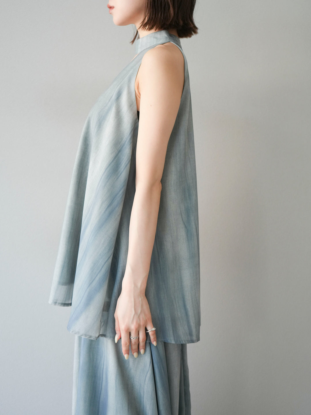 [SET] 細膩花紋V領襯衫＆喇叭裙（2套）