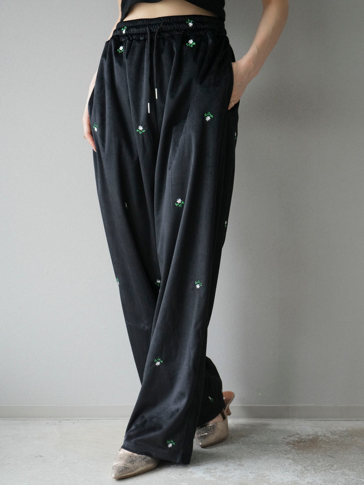 [予約]フラワー刺繍イージーパンツ/ブラック