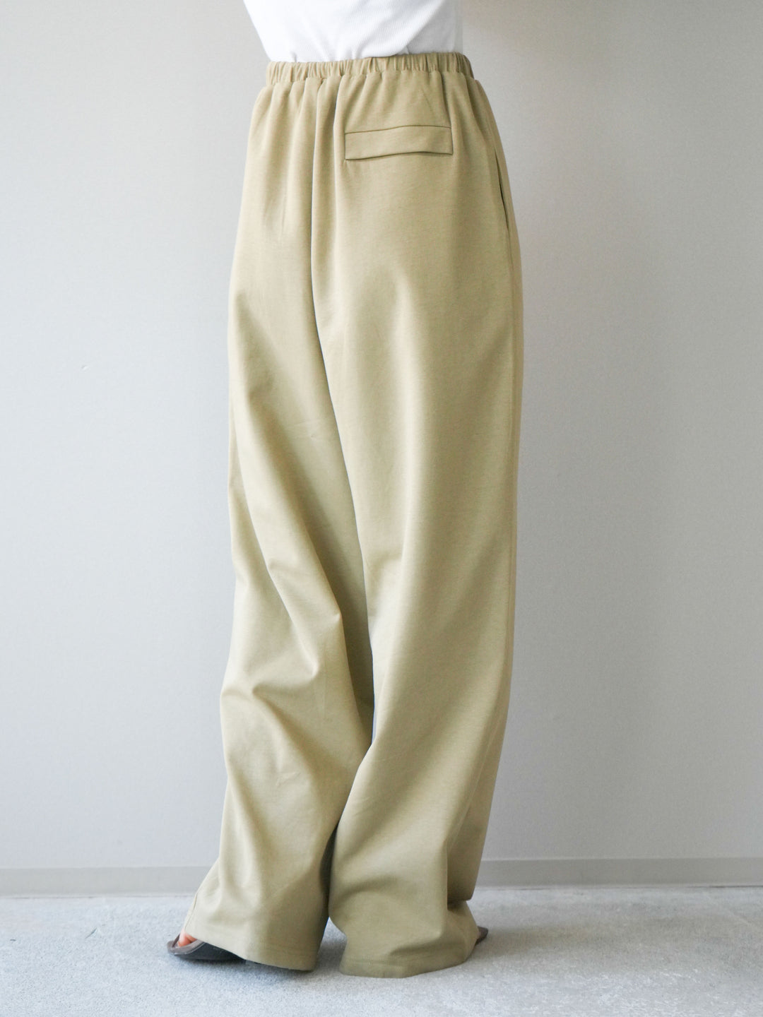 [予約]リラックスドレープスウェットパンツ/khaki