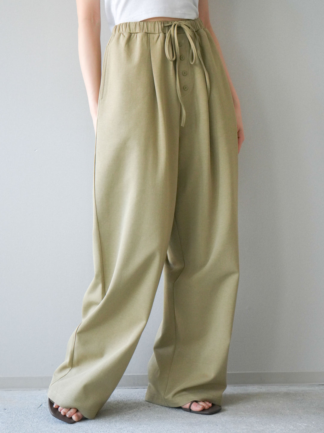 [予約]リラックスドレープスウェットパンツ/khaki