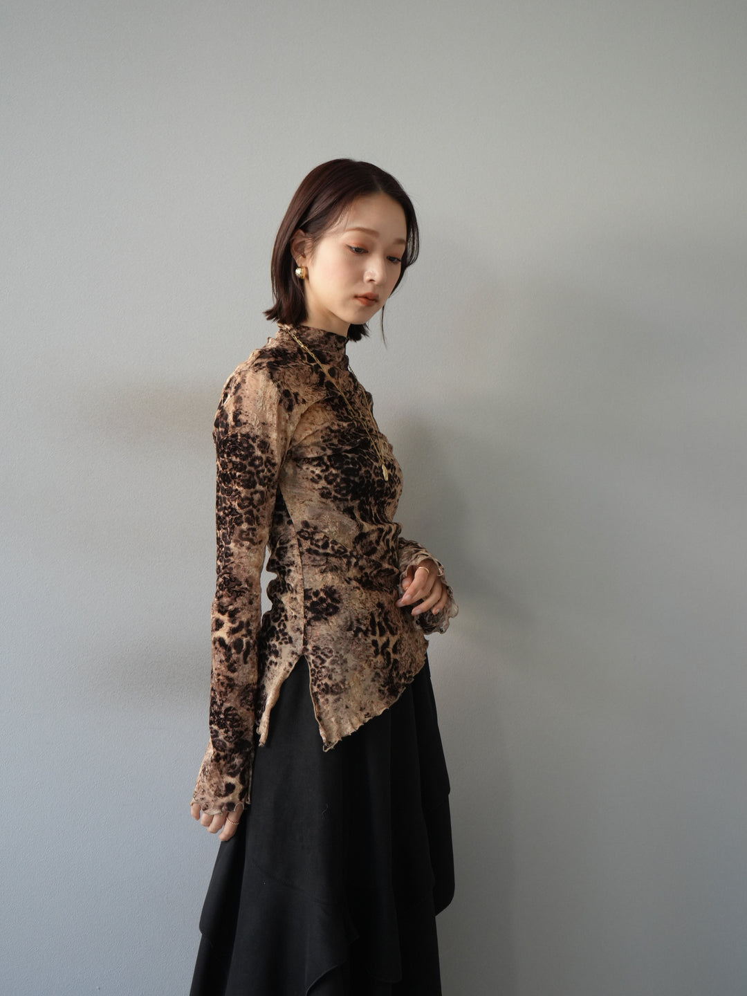 [予約]アシンメトリーアニマル柄シアートップス/ブラウン