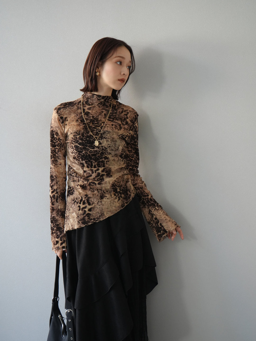 [予約]アシンメトリーアニマル柄シアートップス/ブラウン