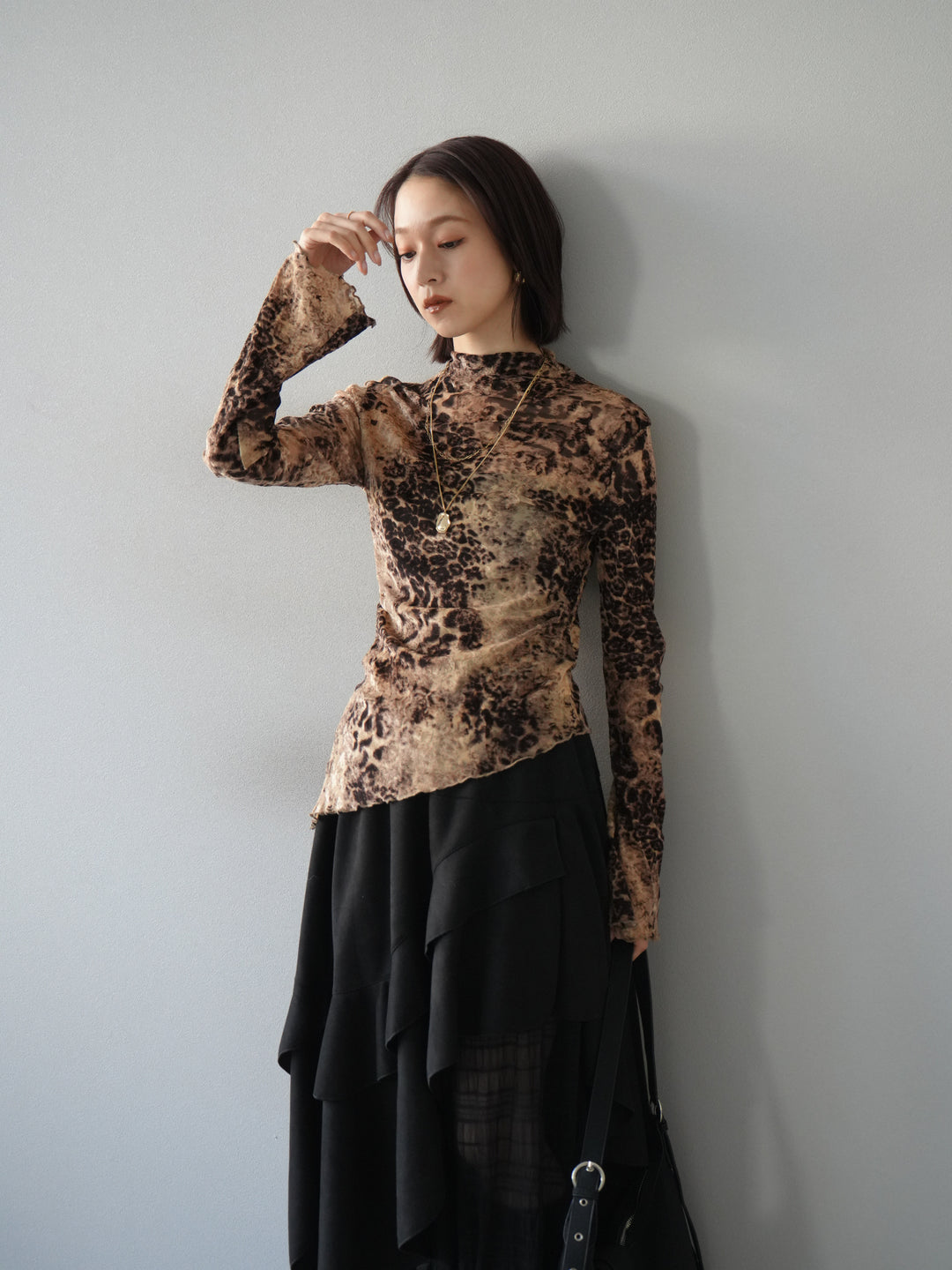 [予約]アシンメトリーアニマル柄シアートップス/ブラウン