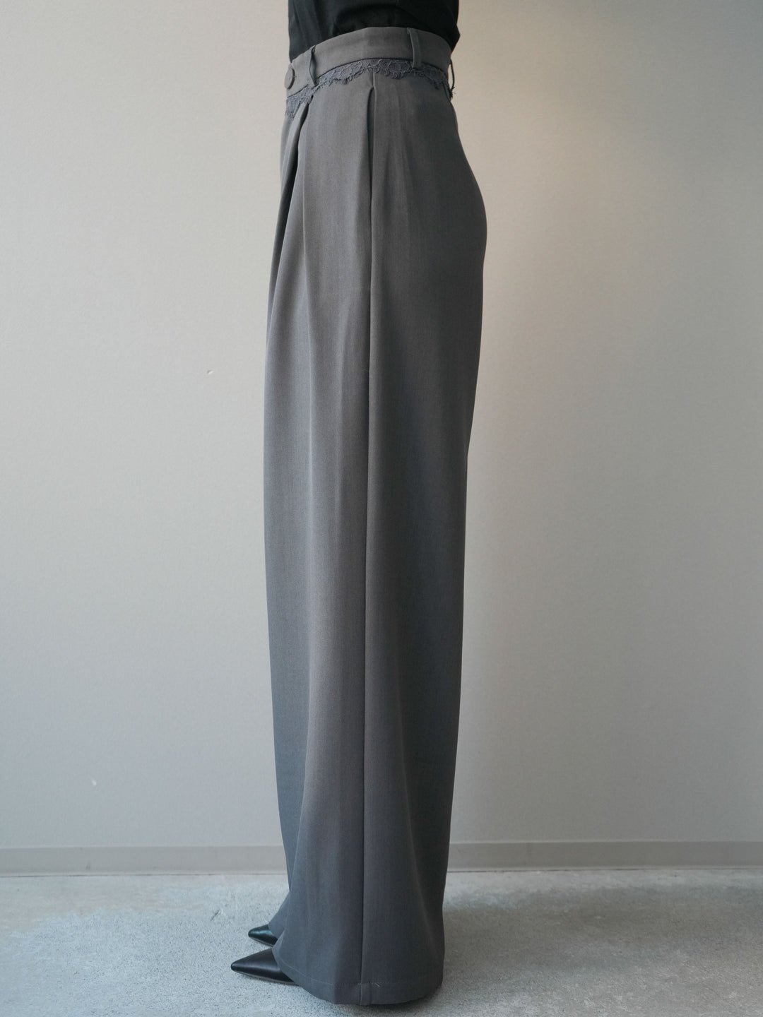 [予約]ウエストレースタックワイドパンツ/gray