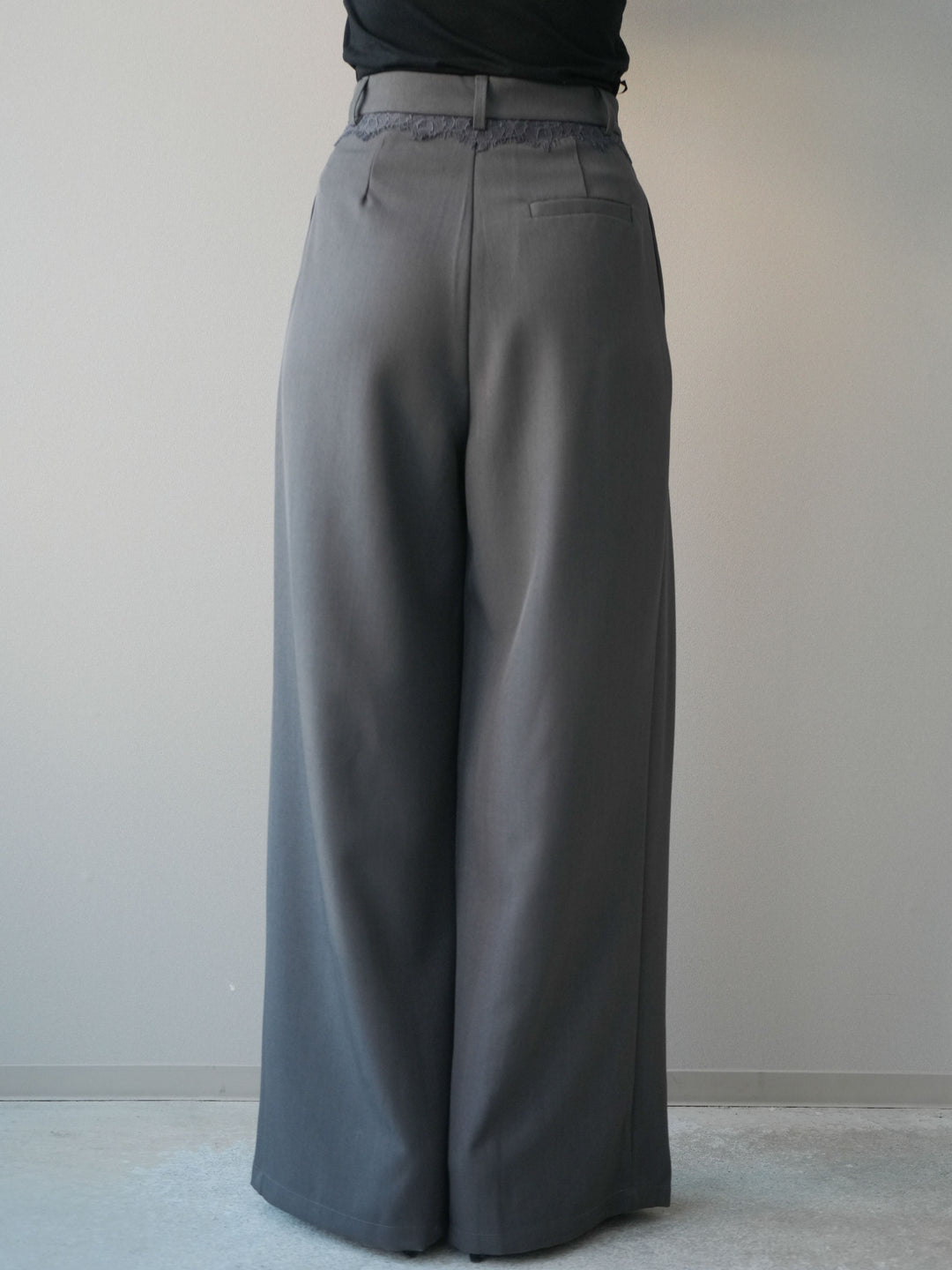[予約]ウエストレースタックワイドパンツ/gray