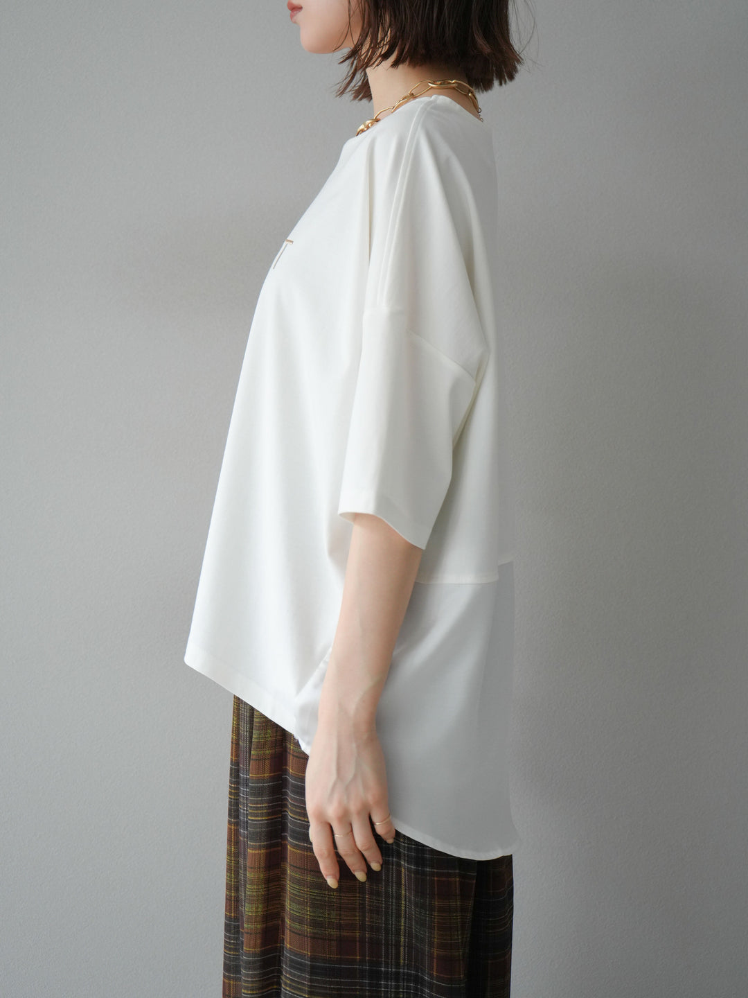 [予約]異素材メタリックロゴ刺繍×プリントTシャツ/オフ