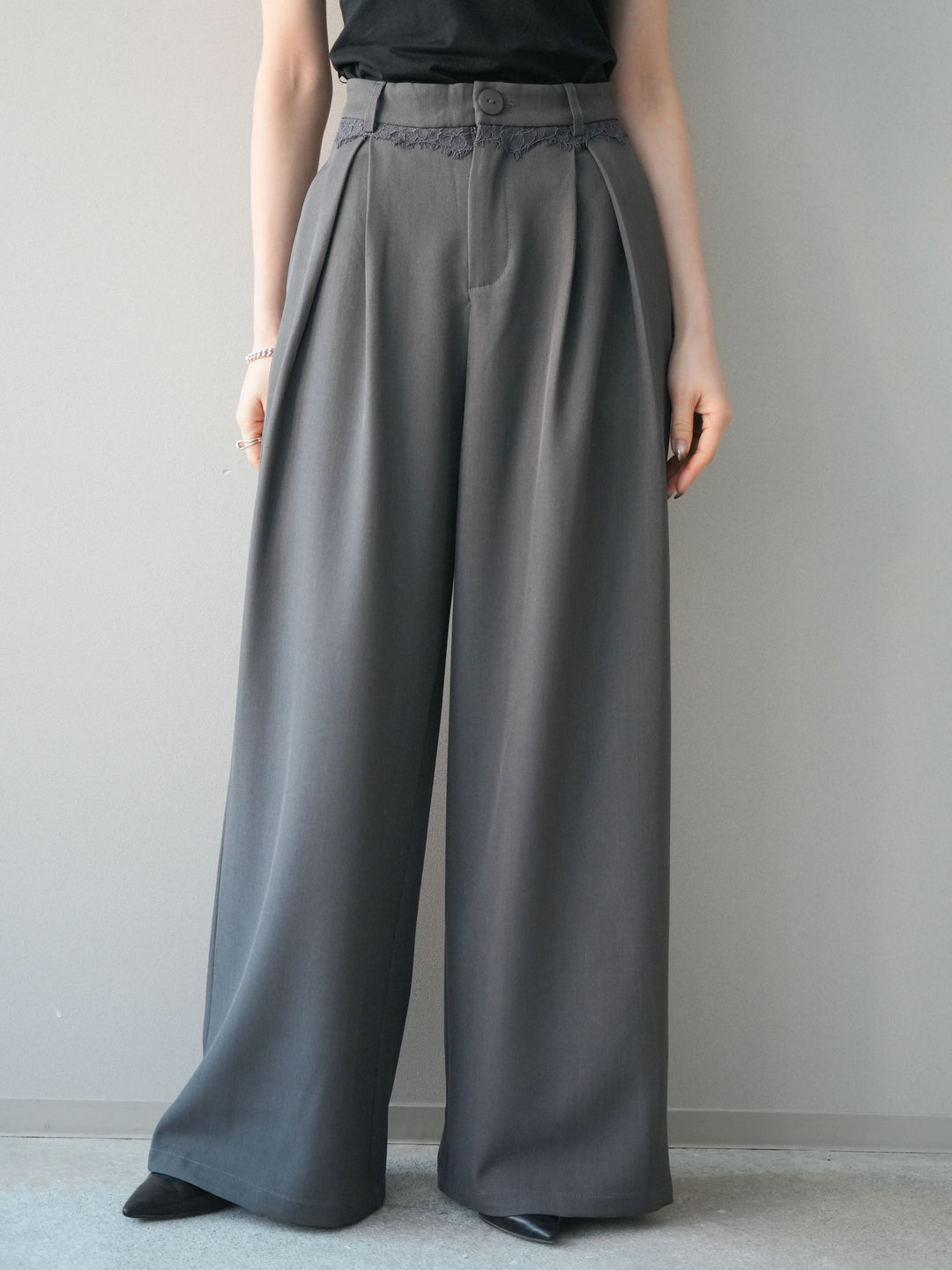 [予約]ウエストレースタックワイドパンツ/gray